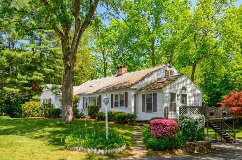 27 Redwood Dr, Bethel, CT 06801-3033