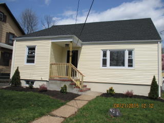 421 6th Ave, Roselle, NJ 07203-2252