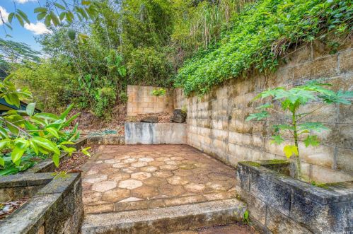 2437 Akepa St, Pearl City HI  96782-1069 exterior