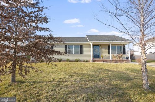 341 Stoneleigh Dr, Harrisonburg, VA 22801-9003
