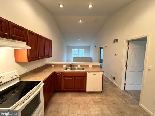 71 Keswick Dr, Navy Sup Dpt PA 17050-7917 exterior