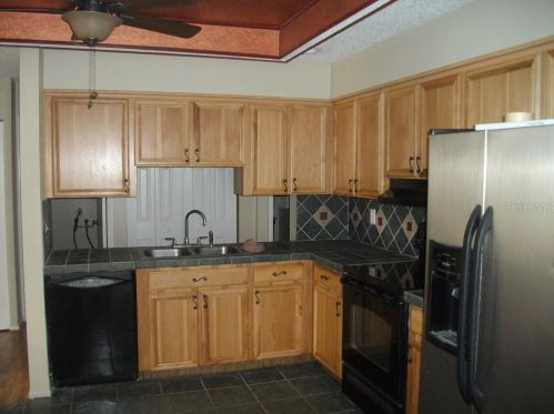 2927 Glen Haven Dr, Palm Harbor, FL 34684-3200