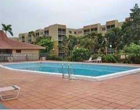 6940 186th St, Hialeah, FL 33015-3252