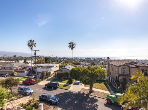518 Helberta Ave, Redondo Beach, CA 90277-2916