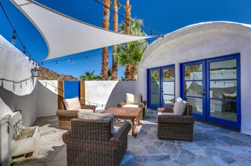 400 Camino Alturas, Palm Springs CA  92264-8996 exterior