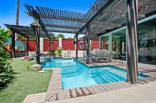 603 Avery Pl, Long Beach, CA 90807-3101