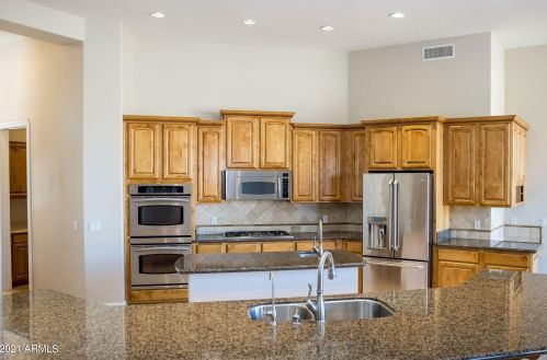 2878 Portola Vly Ct, Gilbert AZ 85297-7618 exterior