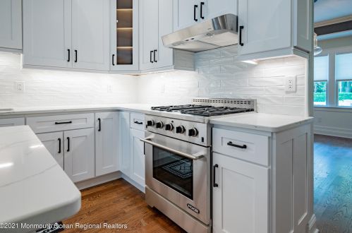 803 Leonardville Rd, Leonardo NJ  07737-1335 exterior