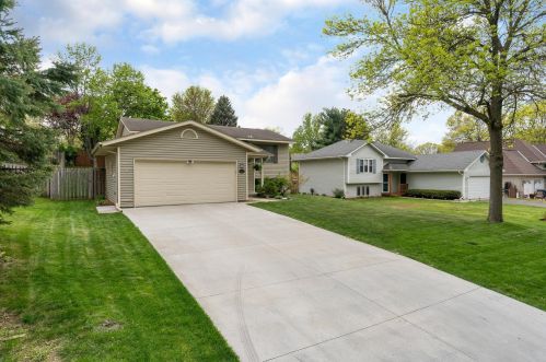 2048 Burke Ave, Saint Paul, MN 55109-3858