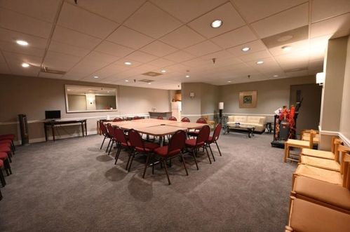 1400 Smokey Wood Dr, Pittsburgh PA  15218-2761 exterior