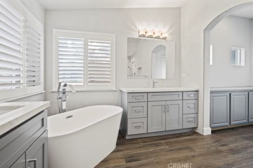 27836 Mariposa Ln, Santa Clarita CA  91384-4114 exterior