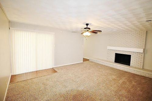 938 Pleasant Run Rd, Lancaster TX  75146-1448 exterior