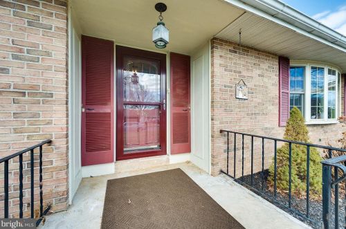 416 Raymond Ave, Moselem, PA 19526-8316