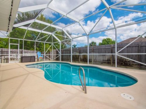 8026 99th Ave, Vero Beach, FL 32967-6424
