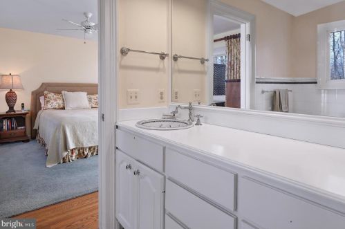 16 Hunters Cir, Lebanon NJ  08833-4395 exterior