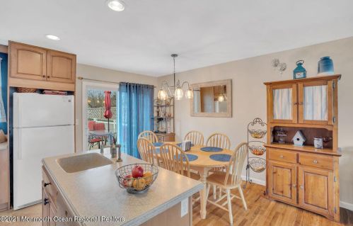 6 Wyoming Dr, Jackson Twp NJ  08527-1543 exterior
