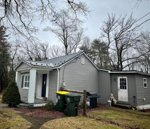 4282 Mountain View Dr, Walnutport, PA 18088-9724