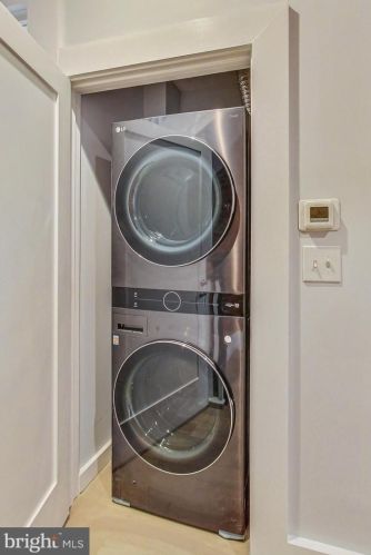 2119 1st St, Washington DC  20001-1004 exterior