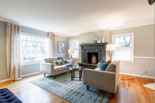 4853 Bartlett Ave, Milwaukee WI  53217-6017 exterior