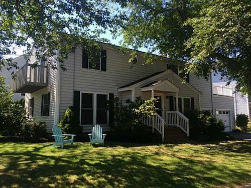 115 Lake Rd, South Kingstown, RI 02882-1488