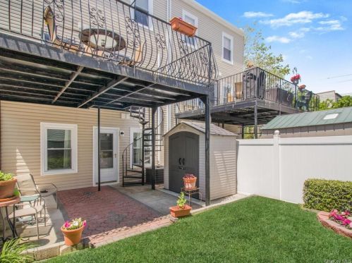 548 Pugsley Ave, Bronx NY  10473-1835 exterior