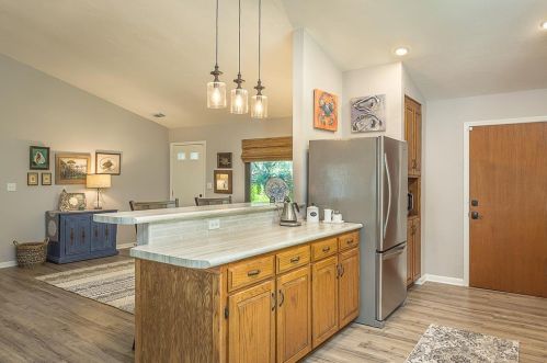 211 Bayshore Dr, Saint George Island FL  32328-3365 exterior