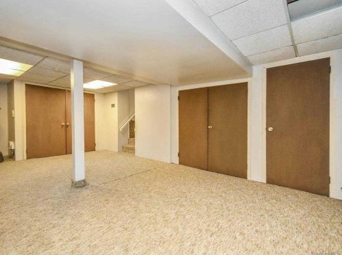 903 Gloucester Ct, Westbury NY  11590-5301 exterior