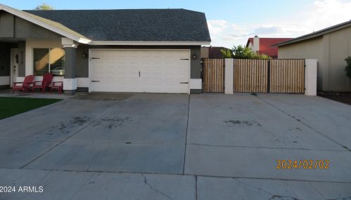 6373 Angela Dr, Glendale, AZ 85308-3685