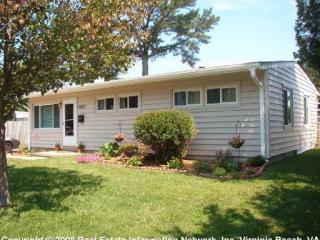 1860 Steve Ln, Virginia Beach, VA 23454-3820