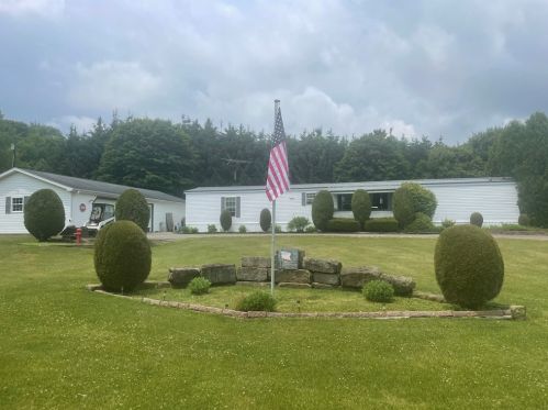 104 Taggert Rd, Slippery Rock, PA 16057-4232