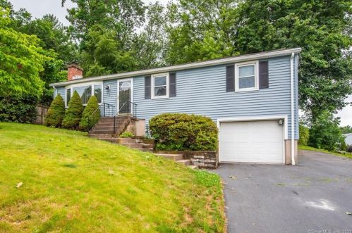 104 Emily Ln, Bristol, CT 06010-6815
