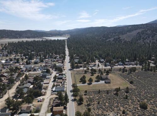 2135 State Ln, Big Bear City CA  92314-9698 exterior