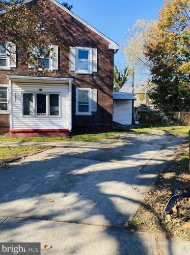 1003 Ironside Rd, Camden NJ  08104-2844 exterior