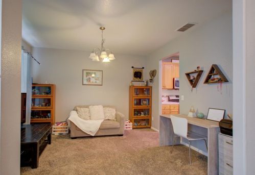 1429 Emerald Dr, Livingston CA  95334-9490 exterior