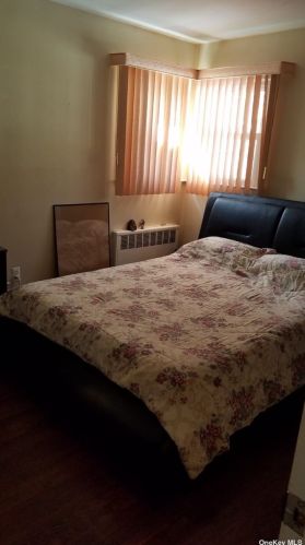 218 Clement Ave, Floral Park NY  11003-2706 exterior