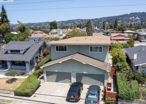 3054 Bona St, Oakland CA 94601-2746 exterior