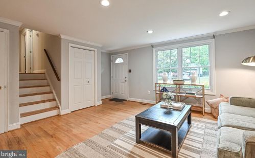 5645 Mount Burnside Way, Springfield VA  22015-2145 exterior
