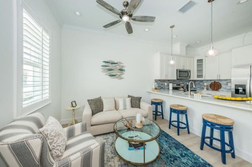 384 Windrush Loop, Tarpon Springs, FL 34689-0012
