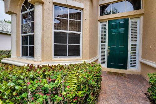 7754 Greenbrier Cir, Fort Pierce, FL 34986-3301