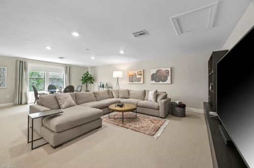 2727 Aviamar Cir, Naples FL 34114-9756 exterior