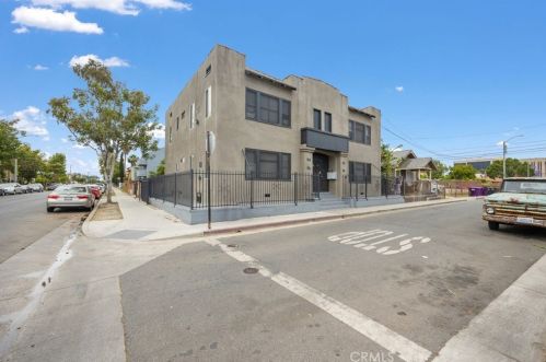 930 11th St, Long Beach CA  90813-3577 exterior