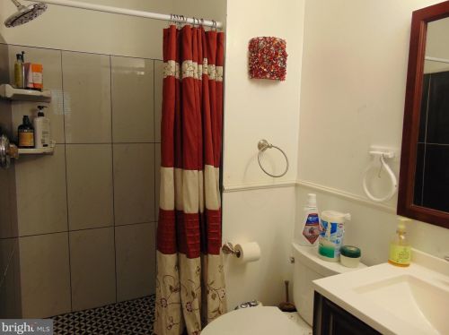 14833 Winding Loop, Woodbridge VA  exterior