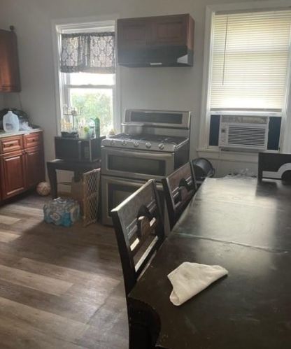 220 Amherst St, Providence RI 02909-2639 exterior