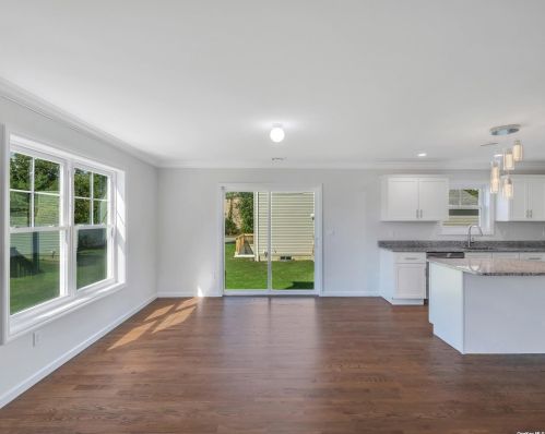 594 Canal Rd, Mount Sinai NY  11766-3307 exterior