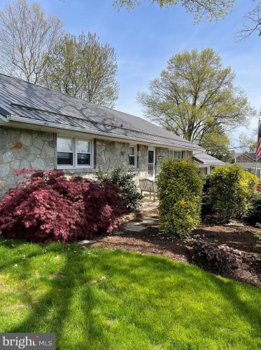 311 Robin Rd, Swatara, PA 17033-1856