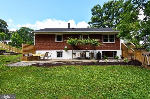 8913 Lagrange St, Lorton VA  22079-1626 exterior