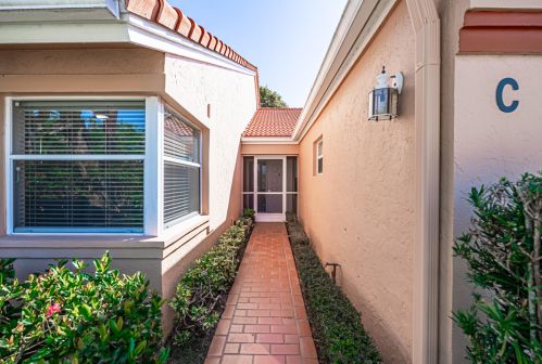 9760 Summerbrook Ter, Boynton Beach, FL 33437-3834