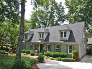 3327 Kettering Pl, Greensboro, NC 27410-5905