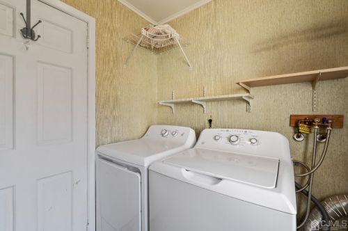 2 Perry Rd, East Brunswick NJ  08816-1324 exterior