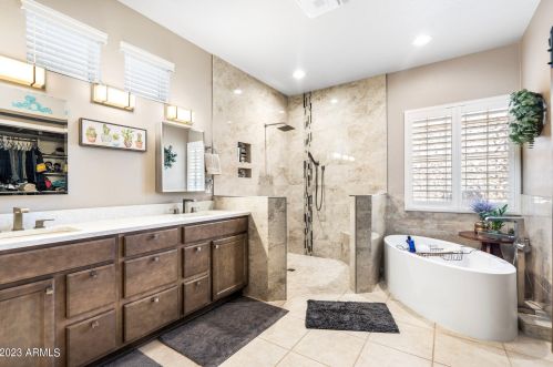 16254 Escondido Ct, Sun City AZ  85374-6428 exterior